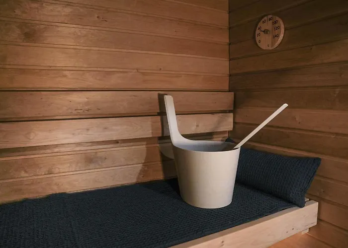 Location - Sauna & Parking - Lapnest